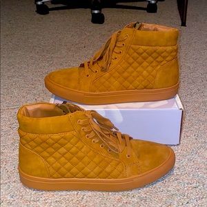 Steve Madden Suede Quilted Cognac Mid Top Side-Zip